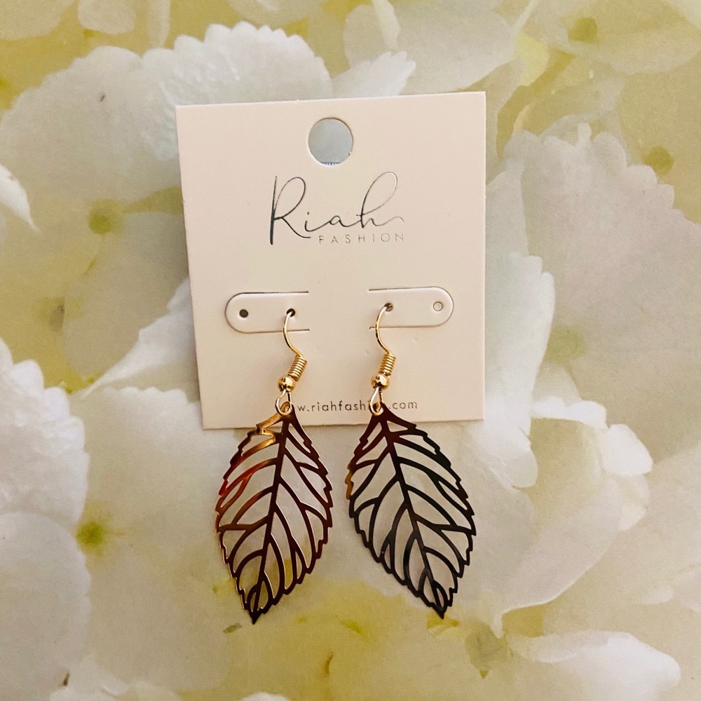 Leaf earrings